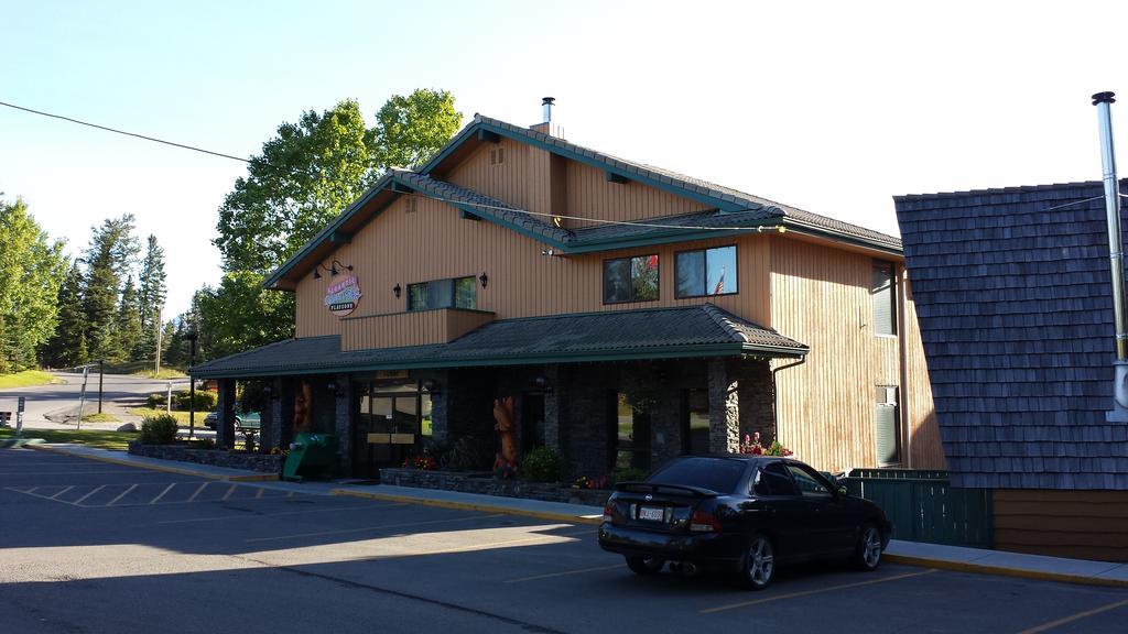 Douglas Fir Resort & Chalets Banff Exterior photo