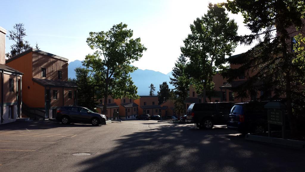 Douglas Fir Resort & Chalets Banff Exterior photo