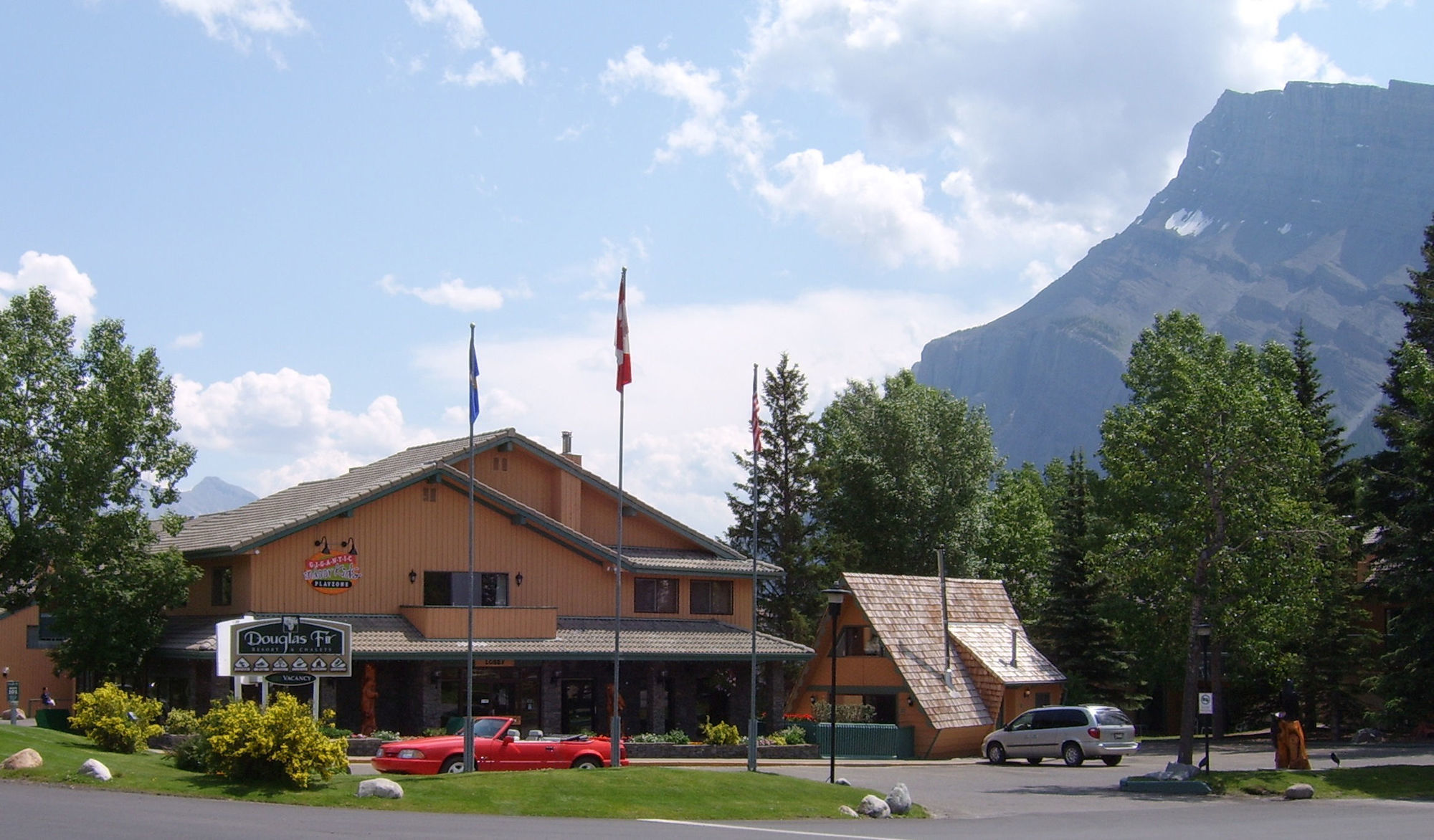 Douglas Fir Resort & Chalets Banff Exterior photo